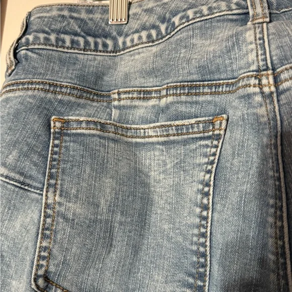 Torrid Women's Light Blue Straight Leg Jeans - Picture 13 of 15